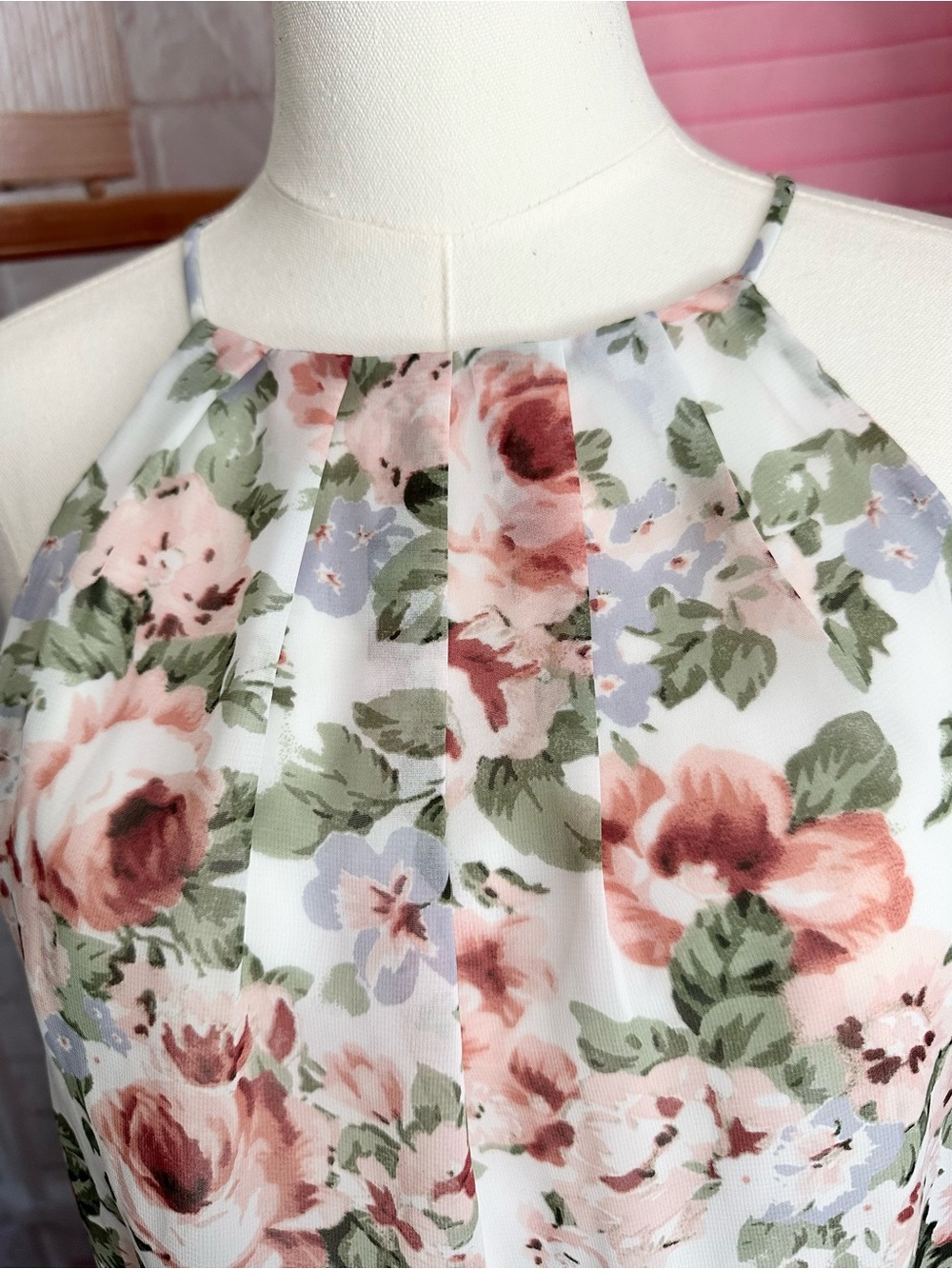 Guess Floral Chiffon Halter Dress - Picture 3 of 7